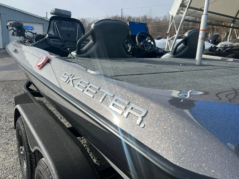 Slide: The Image of Skeeter ZXR20 2025 - 27