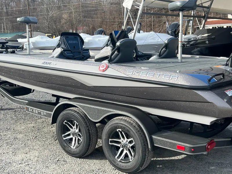 Slide: The Image of Skeeter ZXR20 2025 - 28