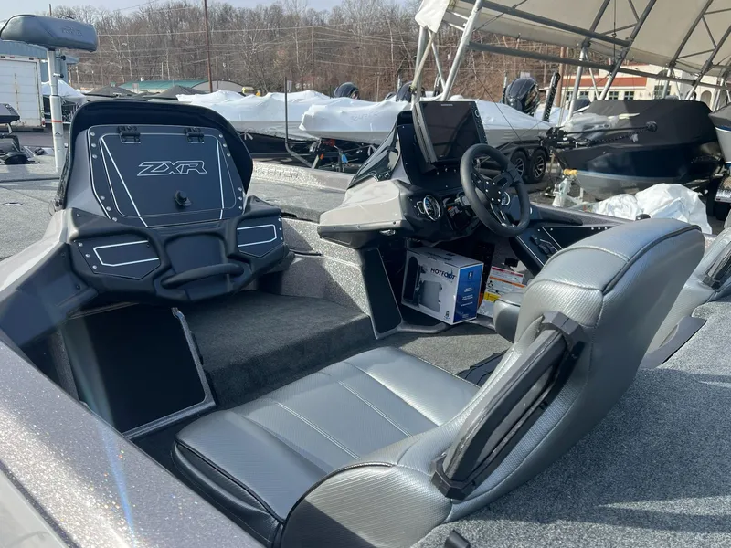 Slide: The Image of Skeeter ZXR20 2025 - 32