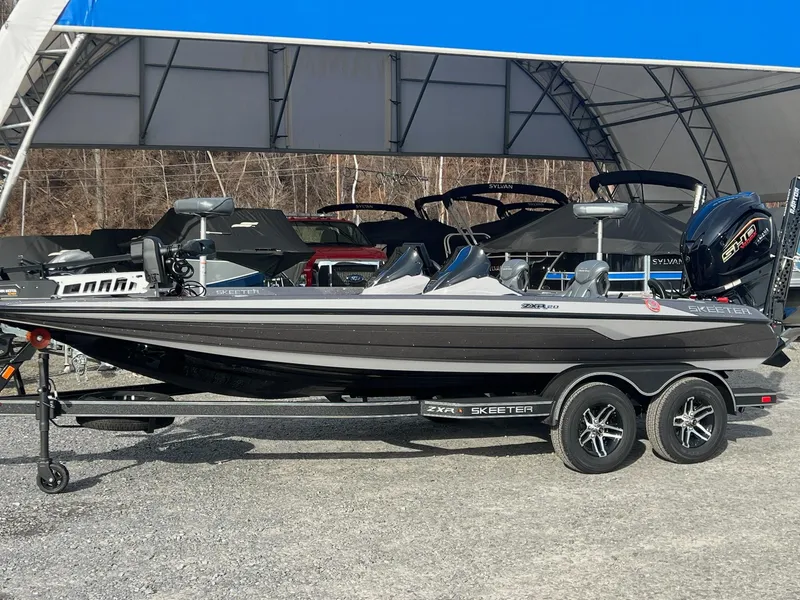 Slide: The Image of Skeeter ZXR20 2025 - 37