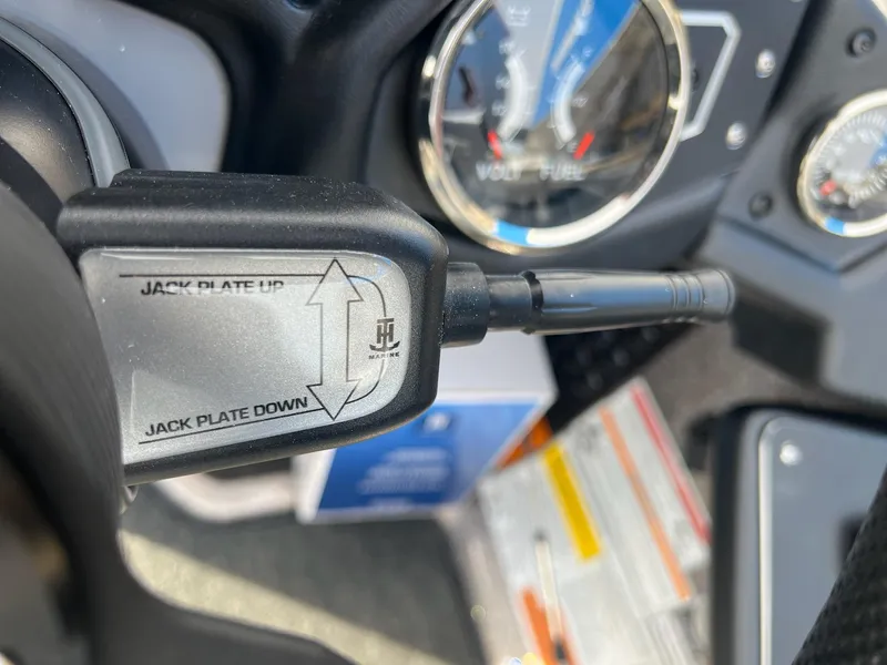 Slide: The Image of Skeeter ZXR20 2025 - 41