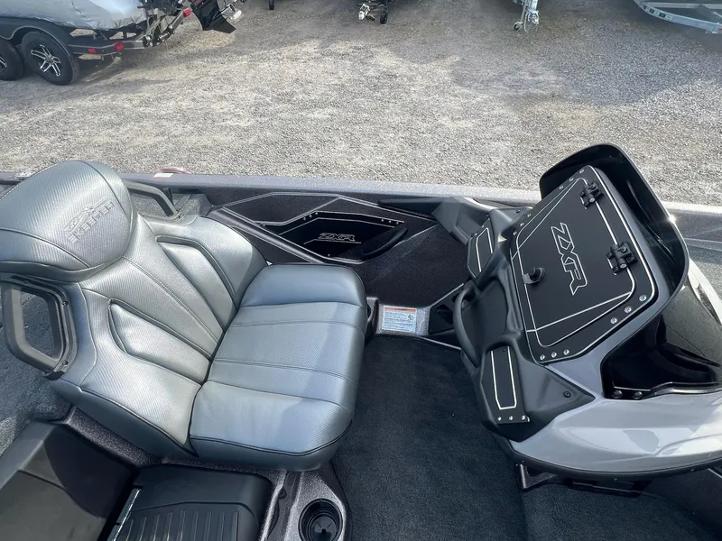 Slide: The Image of Skeeter ZXR20 2025 - 42