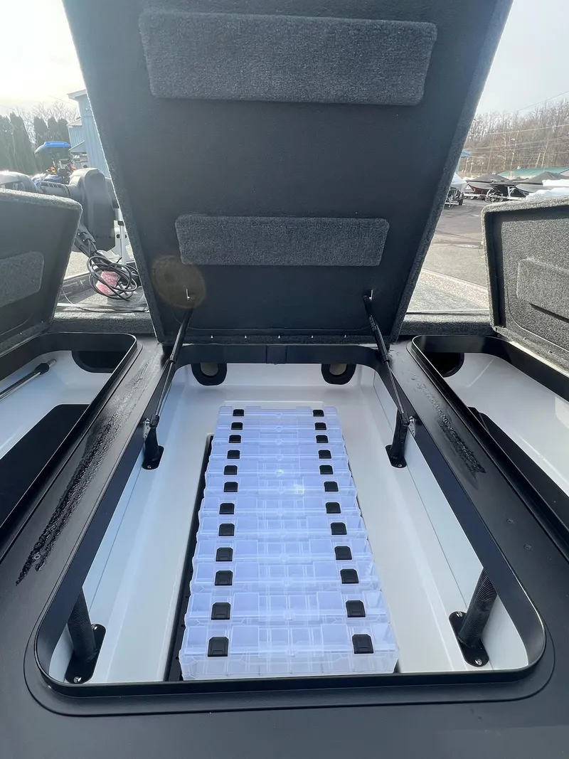 Slide: The Image of Skeeter ZXR20 2025 - 44