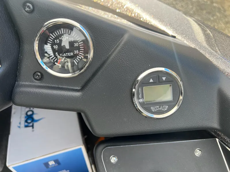 Slide: The Image of Skeeter ZXR20 2025 - 8