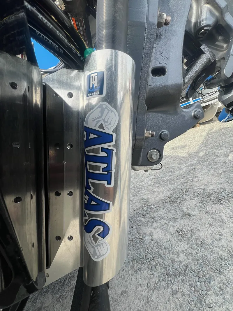 Slide: The Image of Skeeter ZXR20 2025 - 9