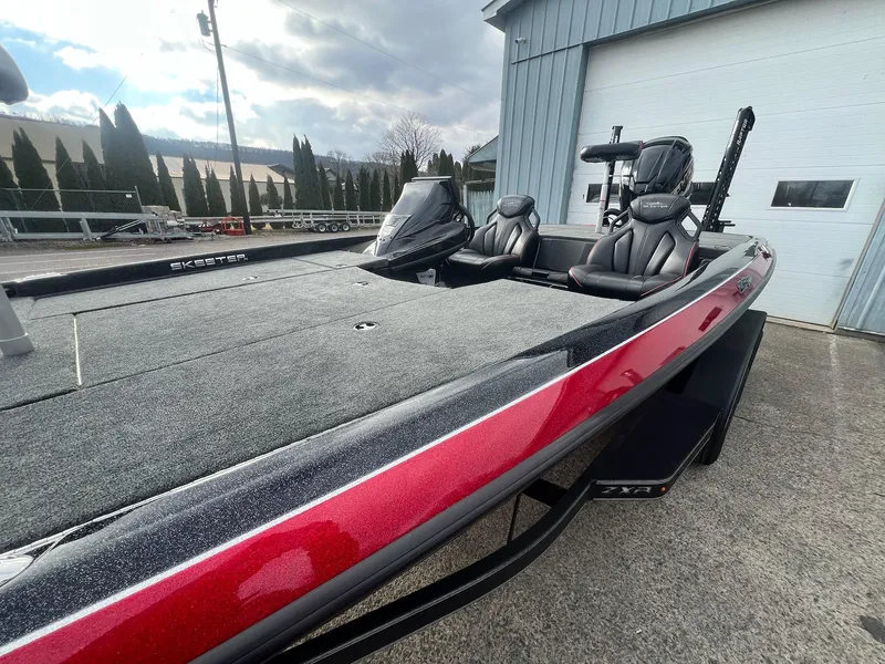 Slide: The Image of Skeeter ZXR20 2025 - 12