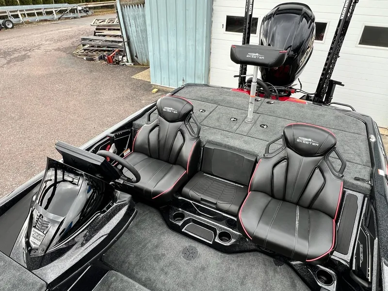 Slide: The Image of Skeeter ZXR20 2025 - 17