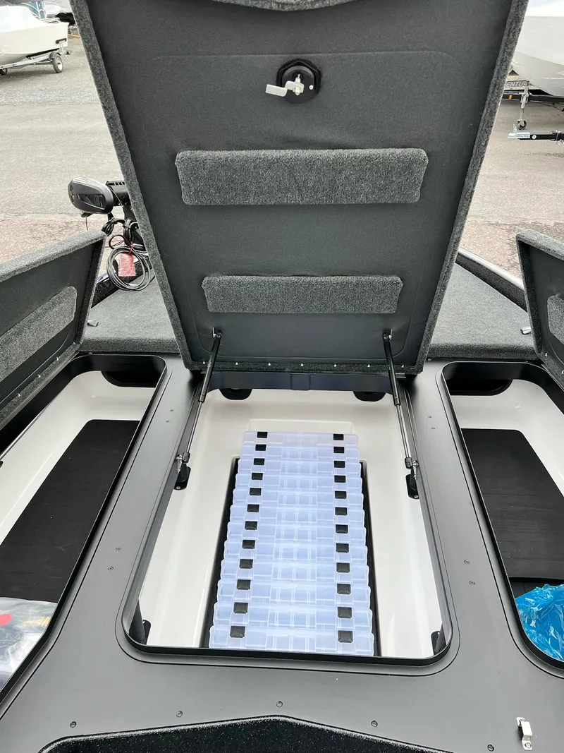 Slide: The Image of Skeeter ZXR20 2025 - 21