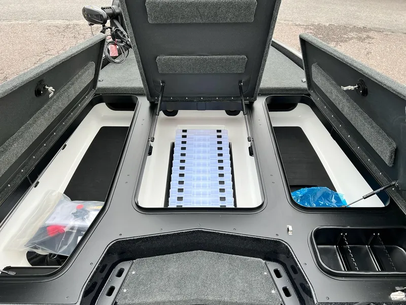 Slide: The Image of Skeeter ZXR20 2025 - 26