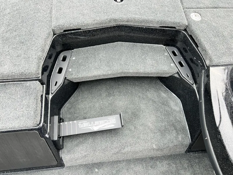 Slide: The Image of Skeeter ZXR20 2025 - 38