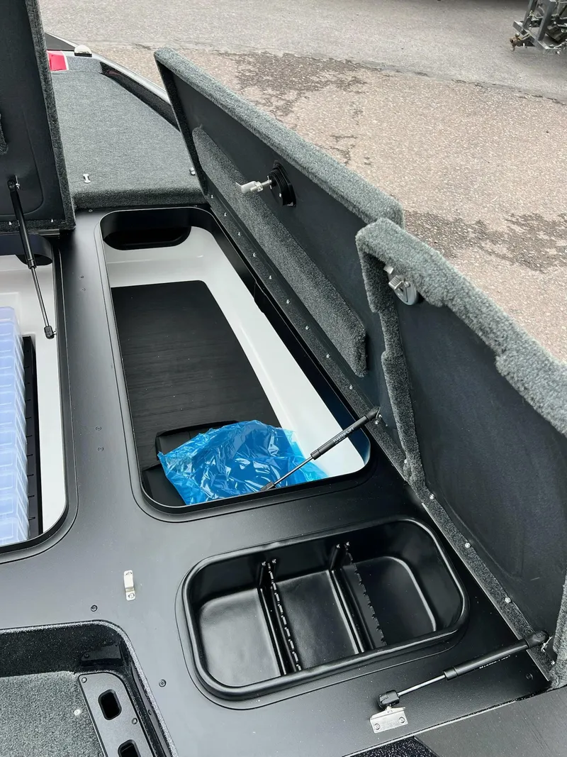 Slide: The Image of Skeeter ZXR20 2025 - 5