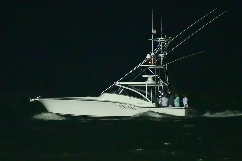 Slide: The Image of Albemarle 410 Express Fisherman 2002 - 51