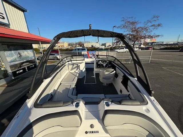 Slide: The Image of Yamaha AR190 2025 - 11