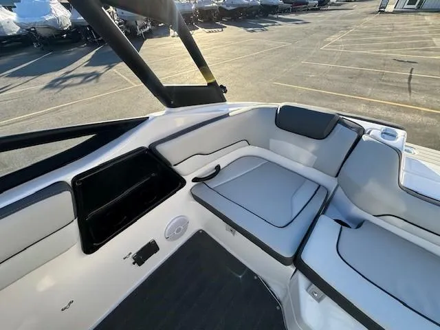 Slide: The Image of Yamaha AR190 2025 - 17