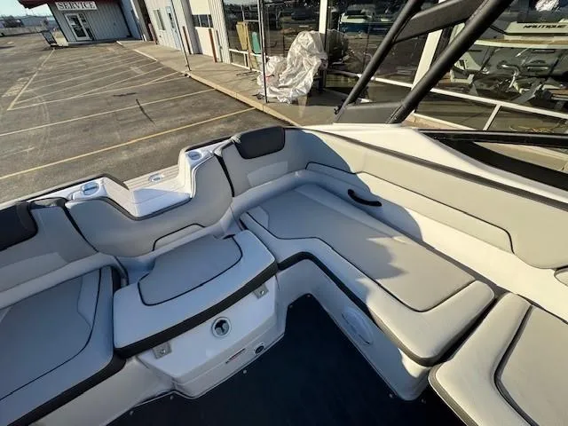 Slide: The Image of Yamaha AR190 2025 - 18