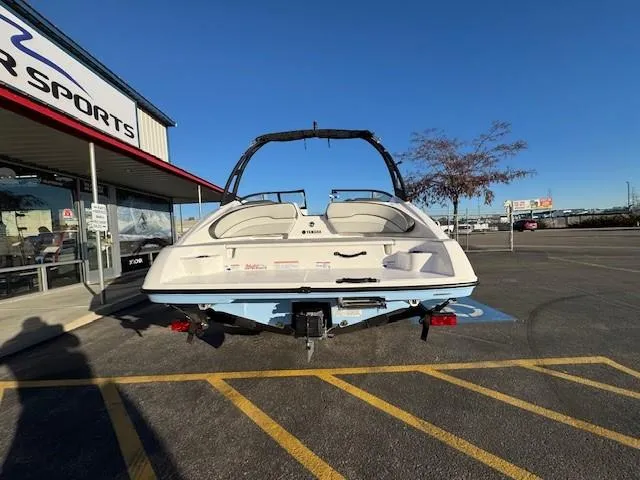 Slide: The Image of Yamaha AR190 2025 - 4