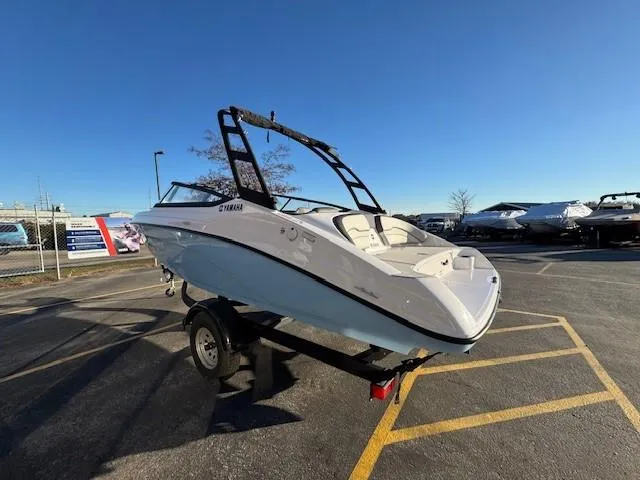 Slide: The Image of Yamaha AR190 2025 - 5