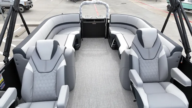 Slide: The Image of Avalon LSZ Quad Lounge - 25' 2025 - 14