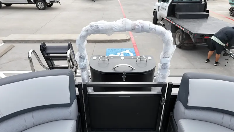 Slide: The Image of Avalon LSZ Quad Lounge - 25' 2025 - 18