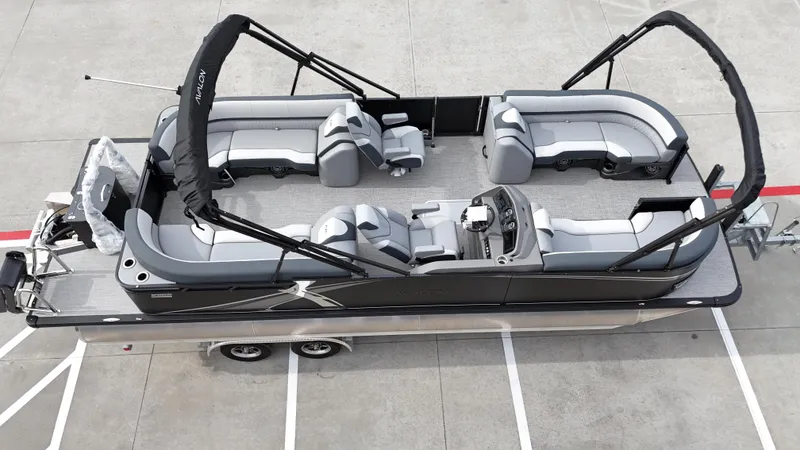 Slide: The Image of Avalon LSZ Quad Lounge - 25' 2025 - 7