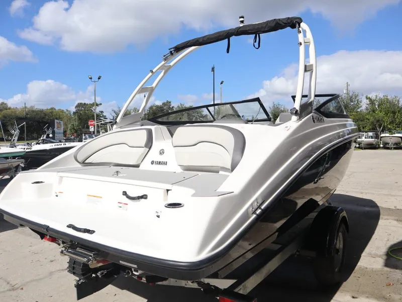 Slide: The Image of Yamaha AR190 2025 - 11