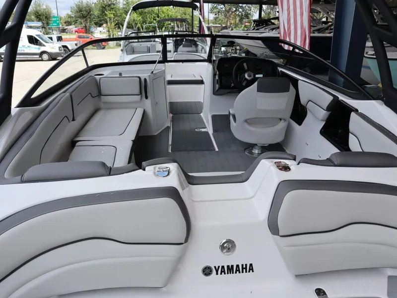 Slide: The Image of Yamaha AR190 2025 - 4