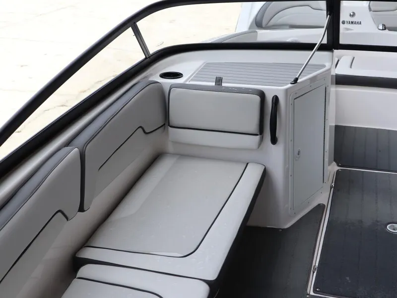 Slide: The Image of Yamaha AR190 2025 - 7