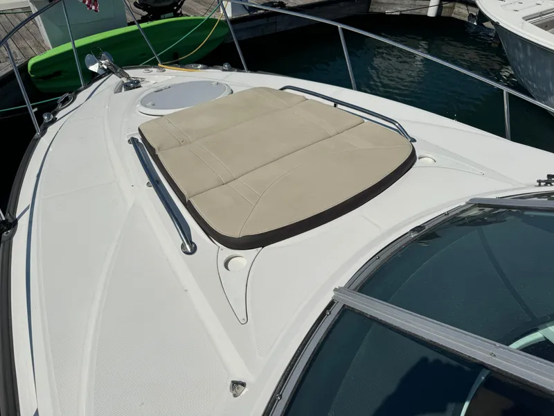 Slide: The Image of Monterey 295 Sport Yacht 2017 - 20