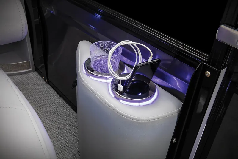 Slide: The Image of Regency 250 LE3 Sport 2023 - 10