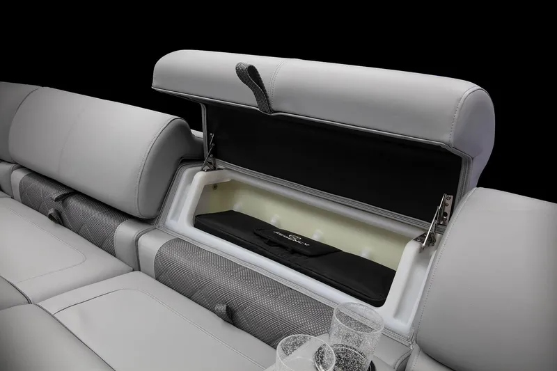 Slide: The Image of Regency 250 LE3 Sport 2023 - 20