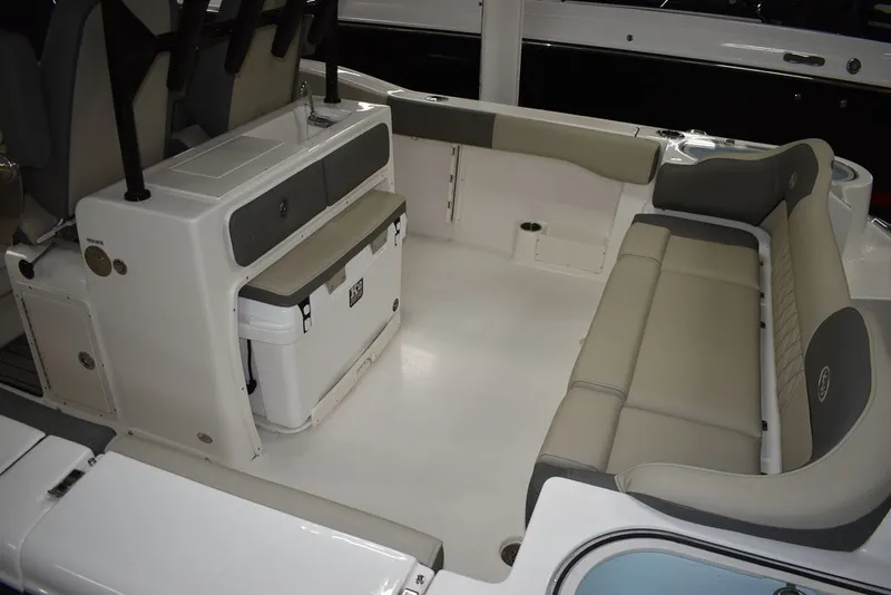 Slide: The Image of Key West Boats 263 FS 2026 - 14