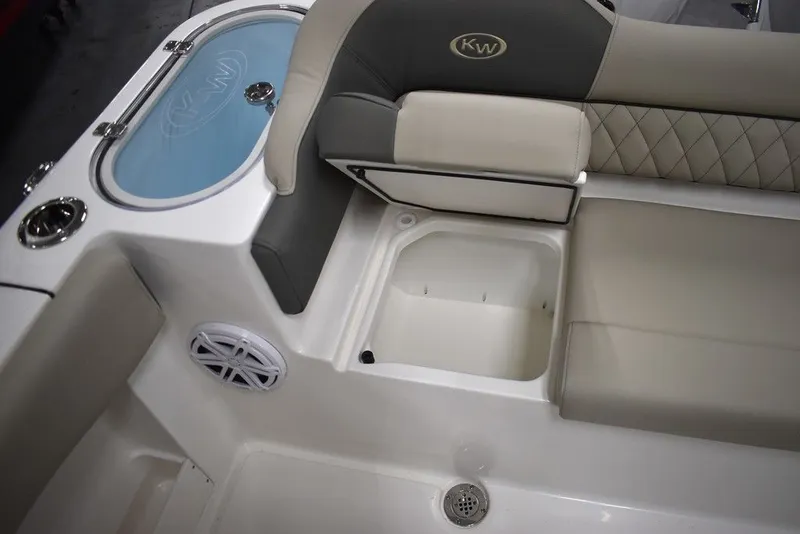 Slide: The Image of Key West Boats 263 FS 2026 - 39