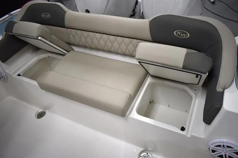 Slide: The Image of Key West Boats 263 FS 2026 - 40