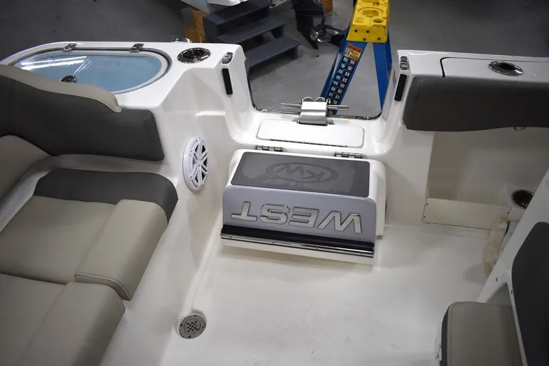 Slide: The Image of Key West Boats 263 FS 2026 - 41