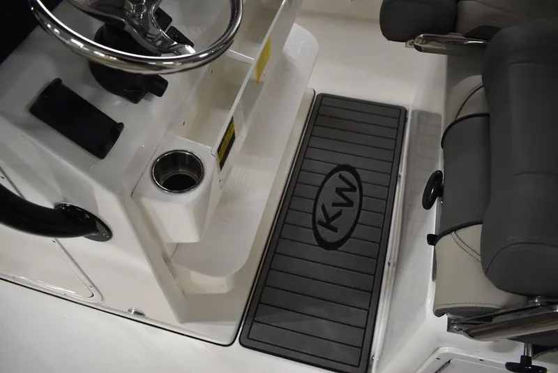 Slide: The Image of Key West Boats 263 FS 2026 - 59