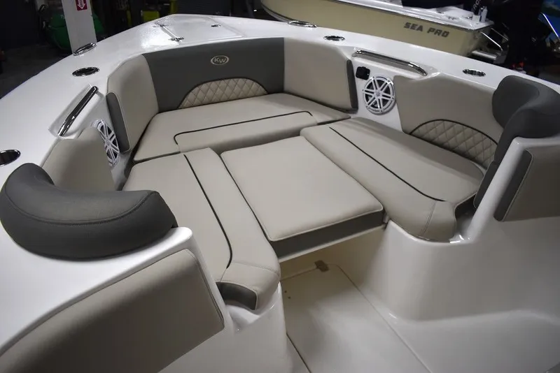 Slide: The Image of Key West Boats 263 FS 2026 - 70