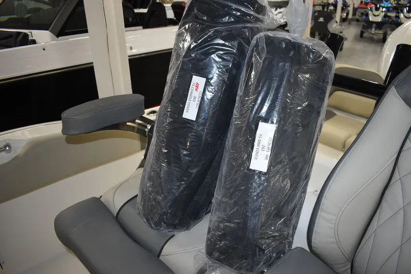 Slide: The Image of Key West Boats 263 FS 2026 - 71