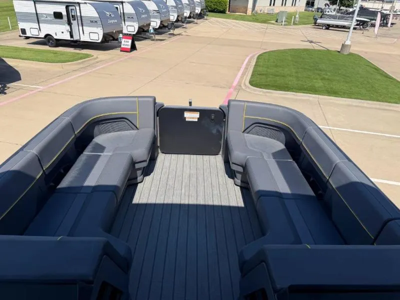 Slide: The Image of Manitou Pontoon 24 MAX SWTCHBK I/O 2024 - 18