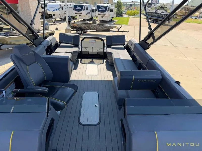 Slide: The Image of Manitou Pontoon 24 MAX SWTCHBK I/O 2024 - 17