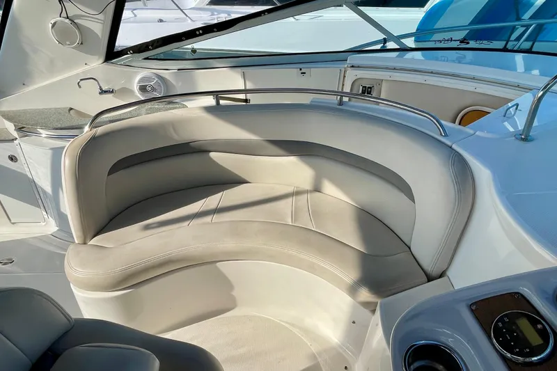 Slide: The Image of Settee by Helm - close up - 16