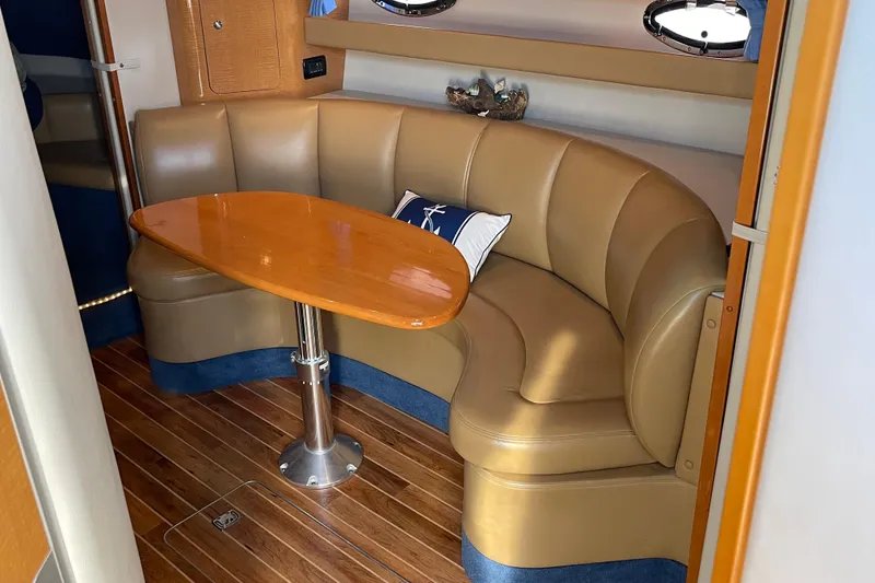 Slide: The Image of Salon Settee - 24