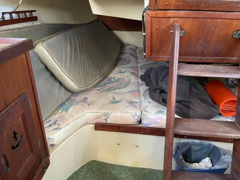 Slide: The Image of Berth Under Cockpit - 17