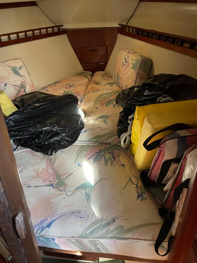 Slide: The Image of V-Berth - 23