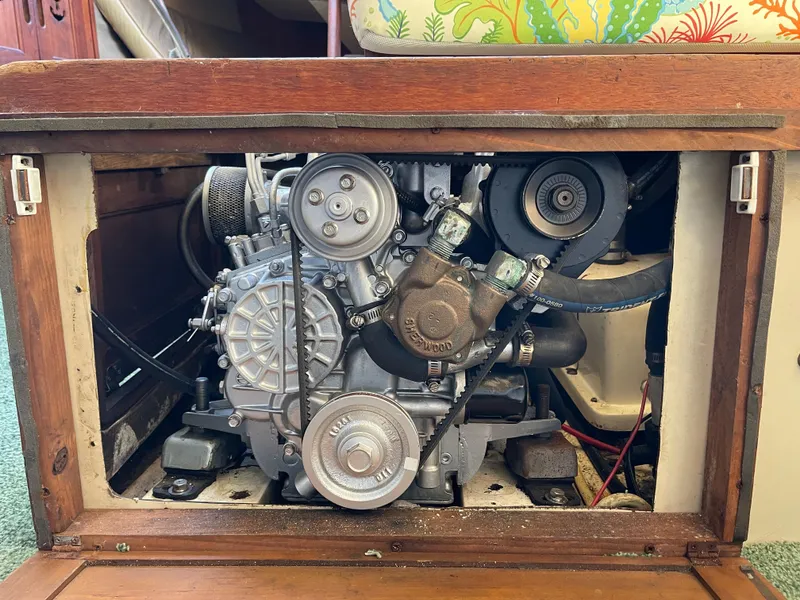 Slide: The Image of Engine from Side - 27