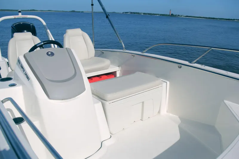 Slide: The Image of Boston Whaler 150 Montauk 2025 - 54