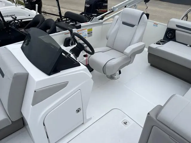 Slide: The Image of Hurricane FunDeck 2260 REF 2025 - 19