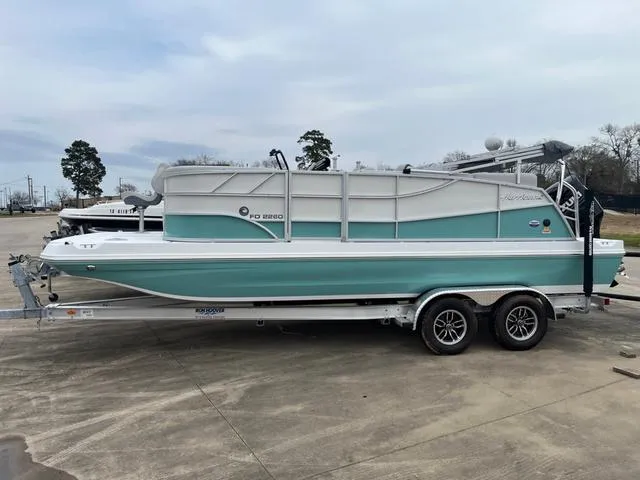 【FONTAINE】フォンティン 新品11デック Specs: FunDeck 2260 F | Hurricane Deck Boats