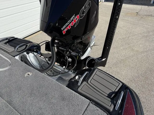 Slide: The Image of Phoenix 21 XE 2025 boat with Mercury Pro XS engine, detailed view. - 22