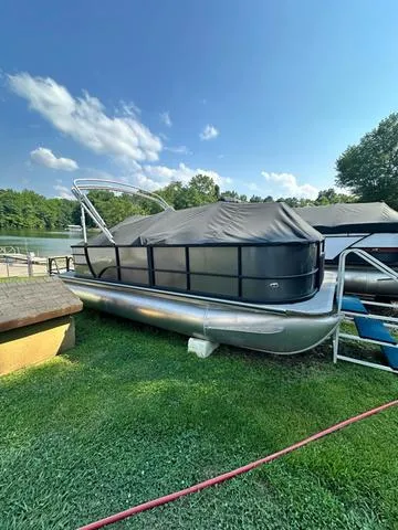 The Image of Bentley Pontoons Legacy 200 Fish 2023 - 1