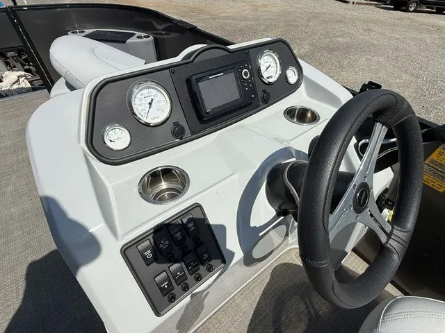 Slide: The Image of Bentley Pontoons Legacy 200 Fish 2023 - 11